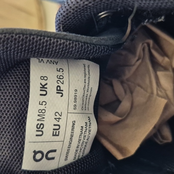 On Cloud Running Shoes M 8.5/W 10 - Picture 5 of 5